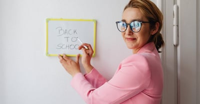 Schulvorbereitung: Wie man Kinder auf die Schule vorbereitet